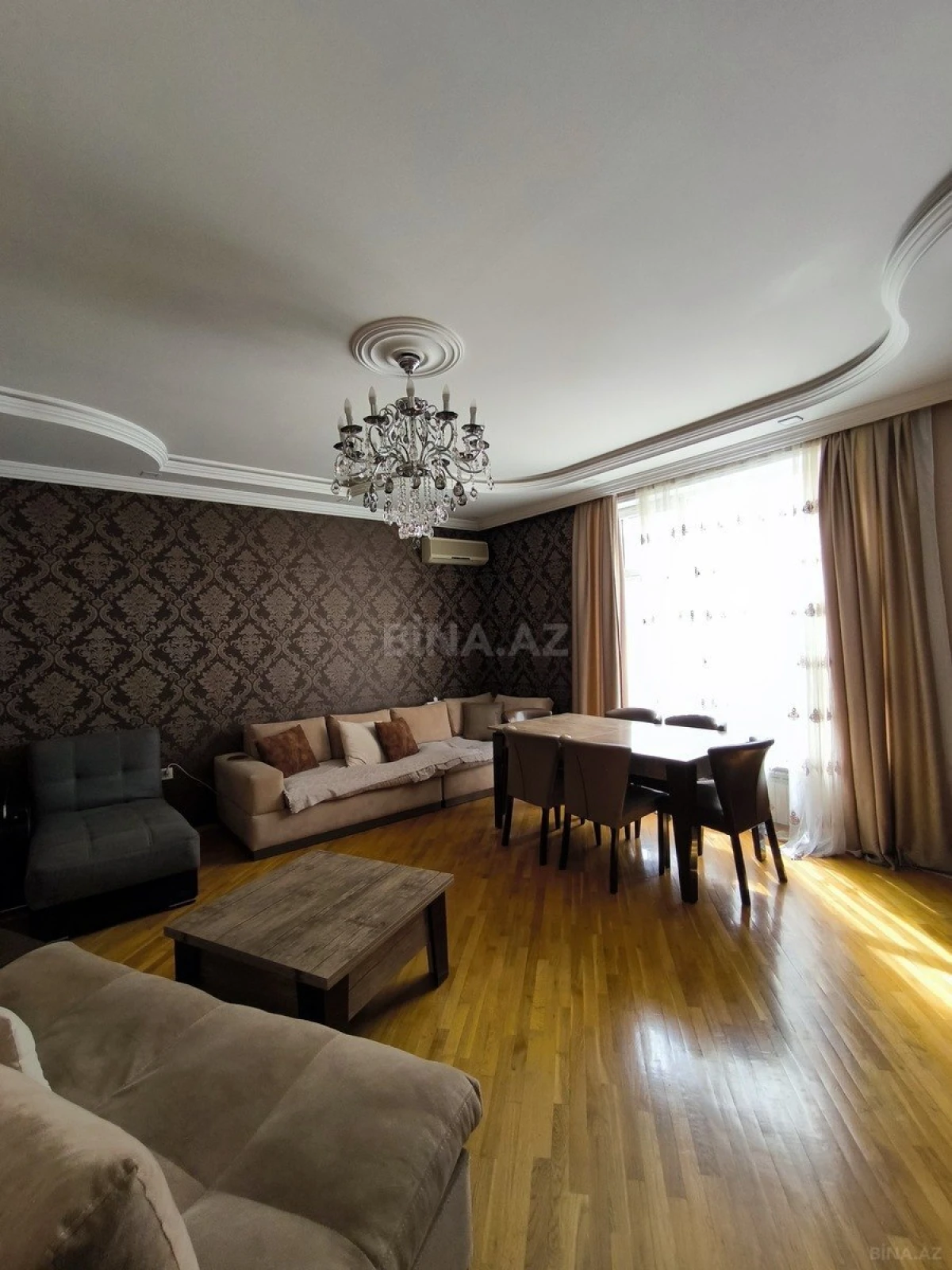 Satılır 3 otaqlı mənzil 123 m²