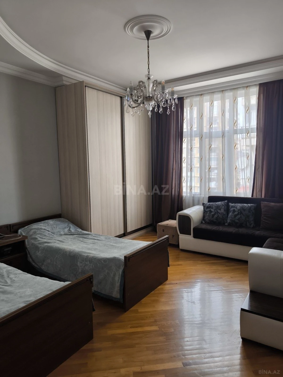 Satılır 3 otaqlı mənzil 123 m²