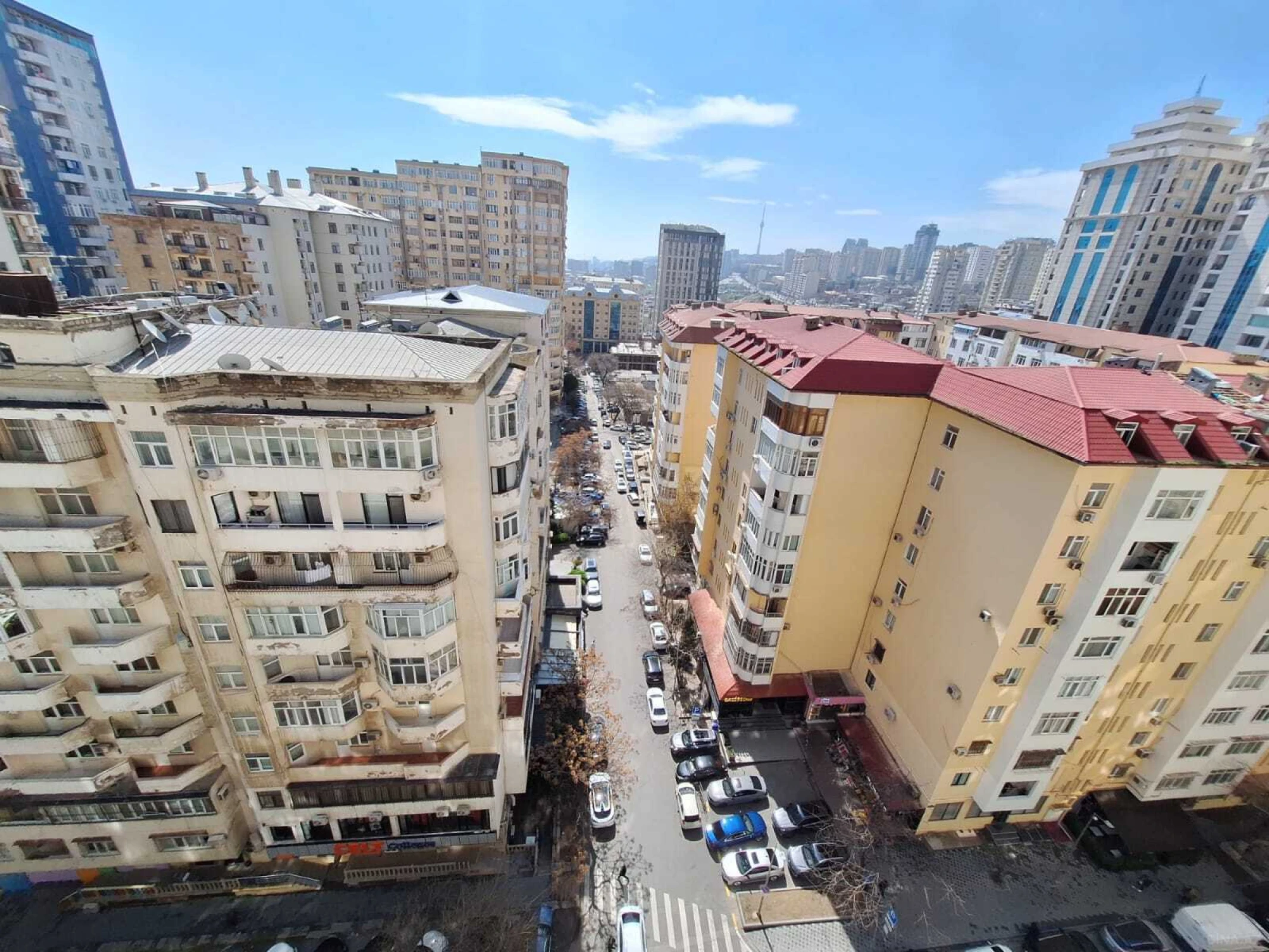 Satılır 3 otaqlı mənzil 154 m²