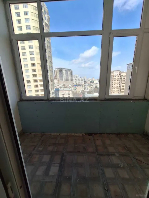 Satılır 3 otaqlı mənzil 154 m²
