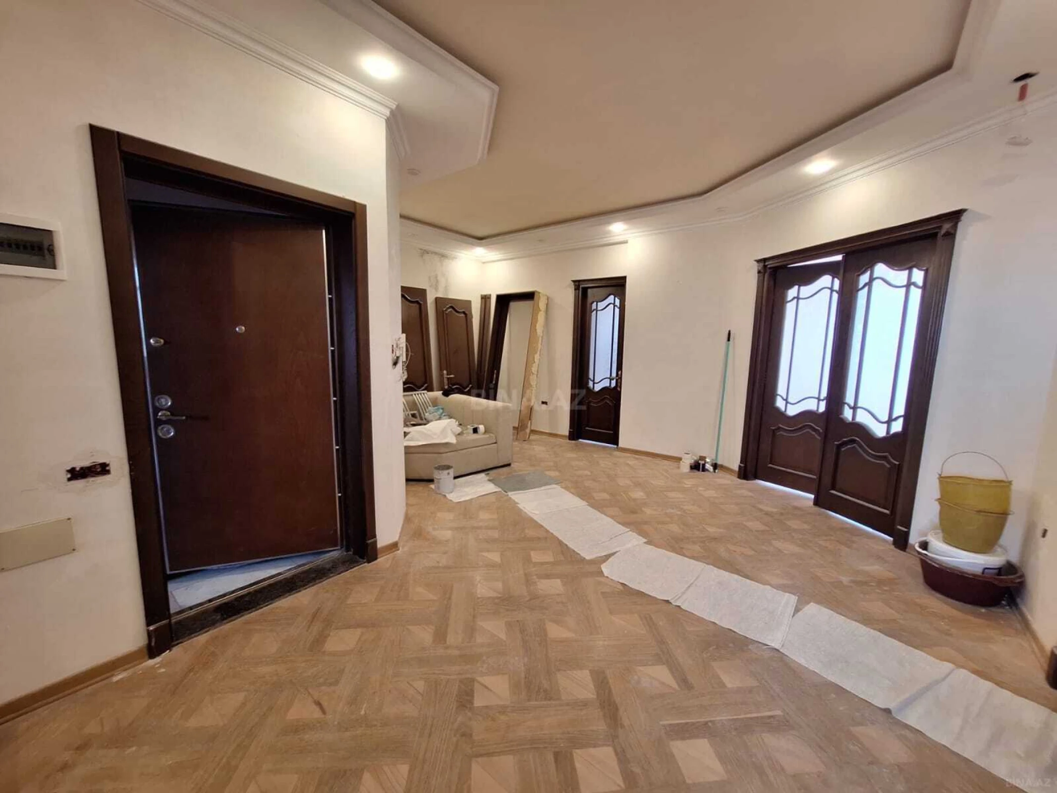Satılır 3 otaqlı mənzil 154 m²