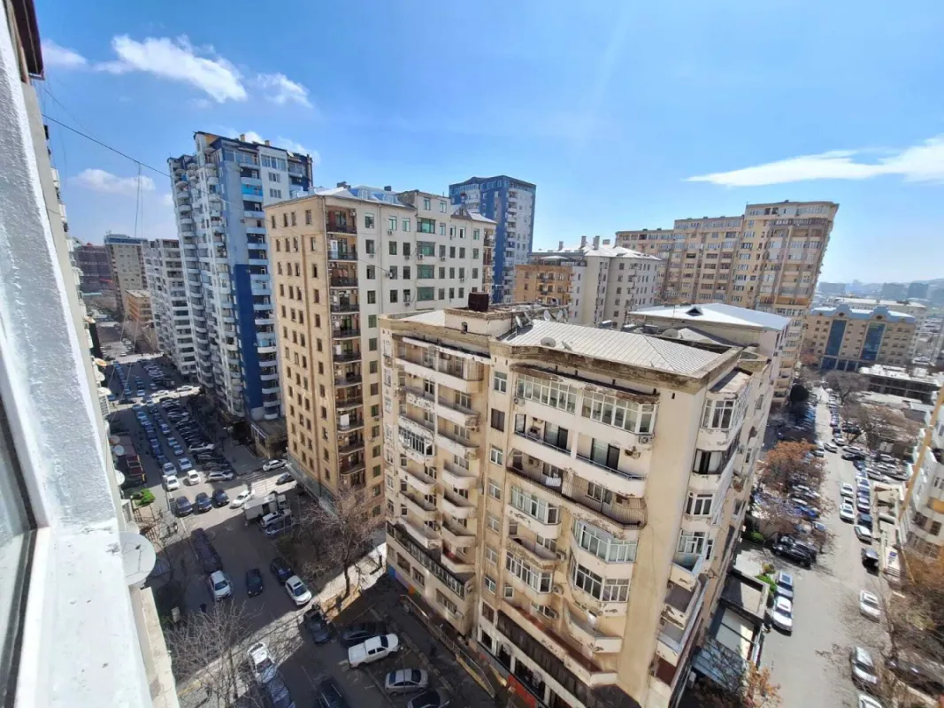 Satılır 3 otaqlı mənzil 154 m²