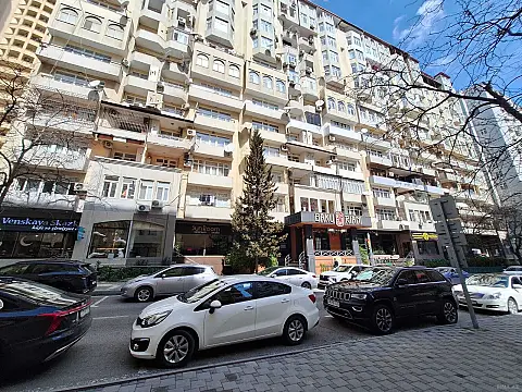 Satılır 3 otaqlı mənzil 154 m² — Bakı, Nizami 3 otaq 154.00 m²