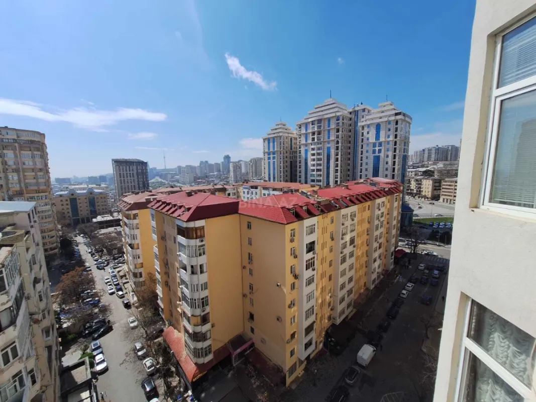 Satılır 3 otaqlı mənzil 154 m²