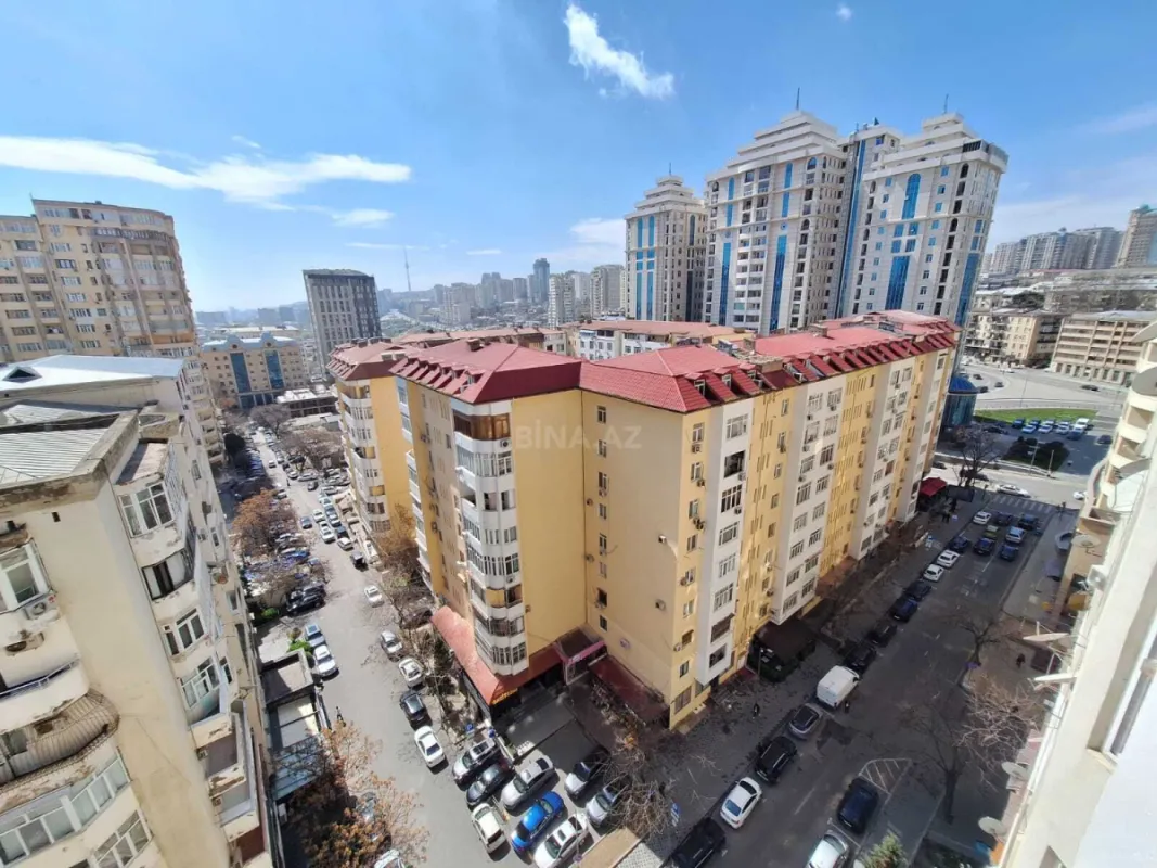 Satılır 3 otaqlı mənzil 154 m²