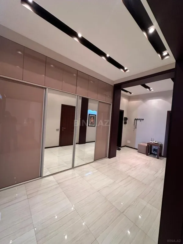 Kirayə verilir 3 otaqlı mənzil 138 m²