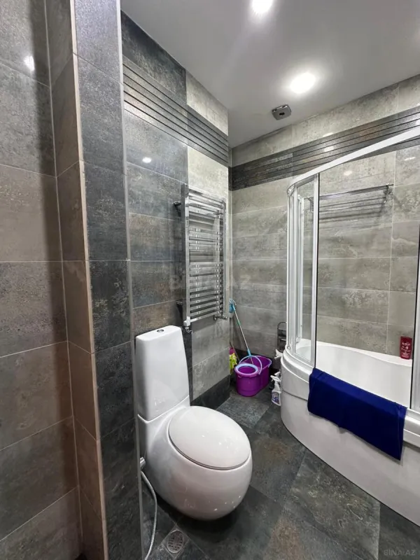 Kirayə verilir 3 otaqlı mənzil 138 m²