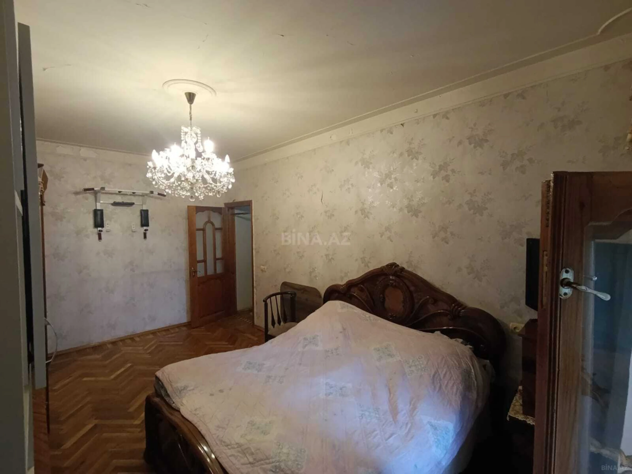 Satılır 5 otaqlı mənzil 120 m²