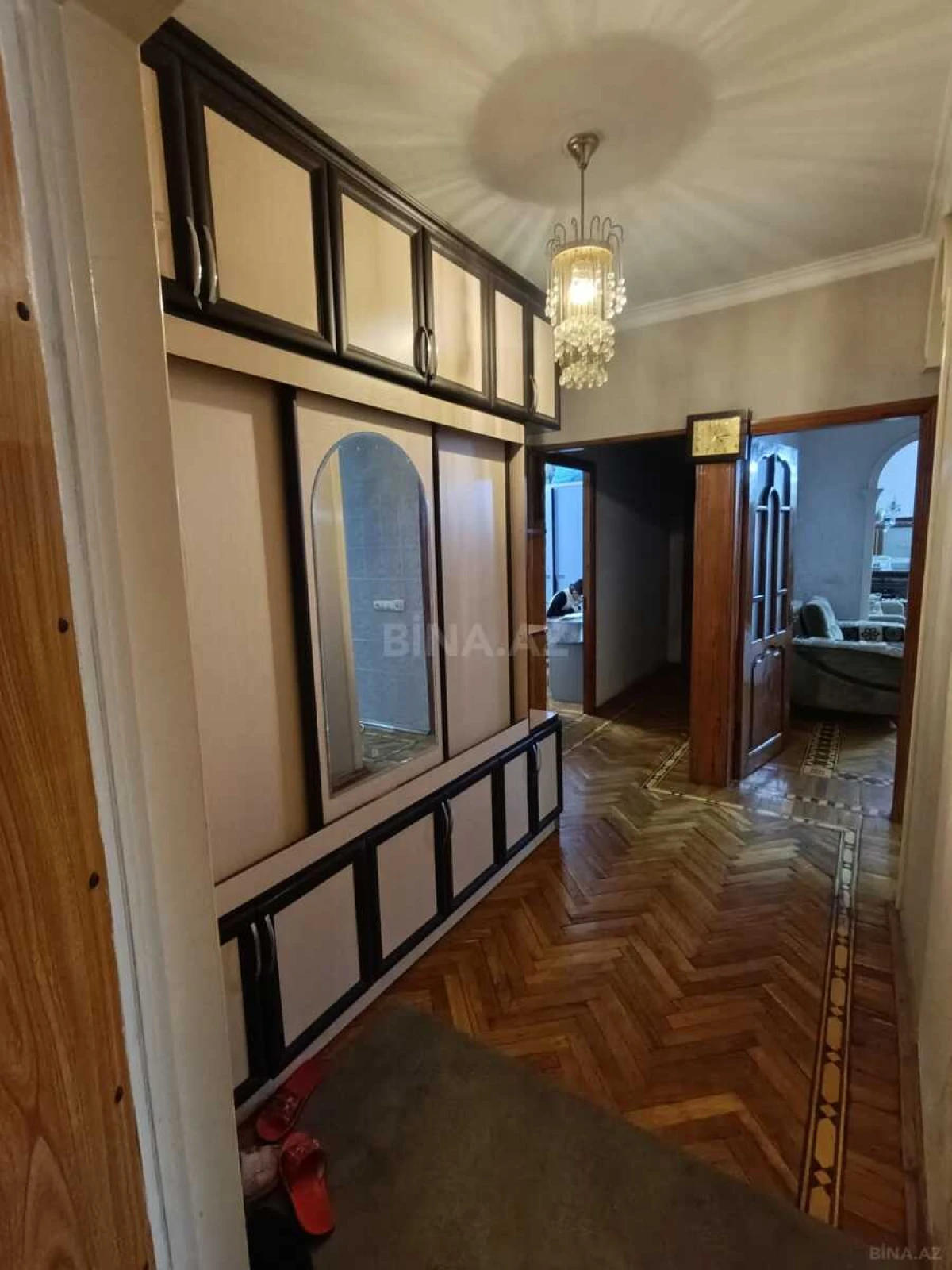 Satılır 5 otaqlı mənzil 120 m²