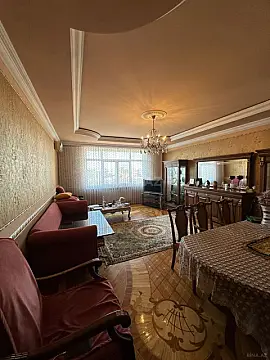 Satılır 4 otaqlı mənzil 186 m²