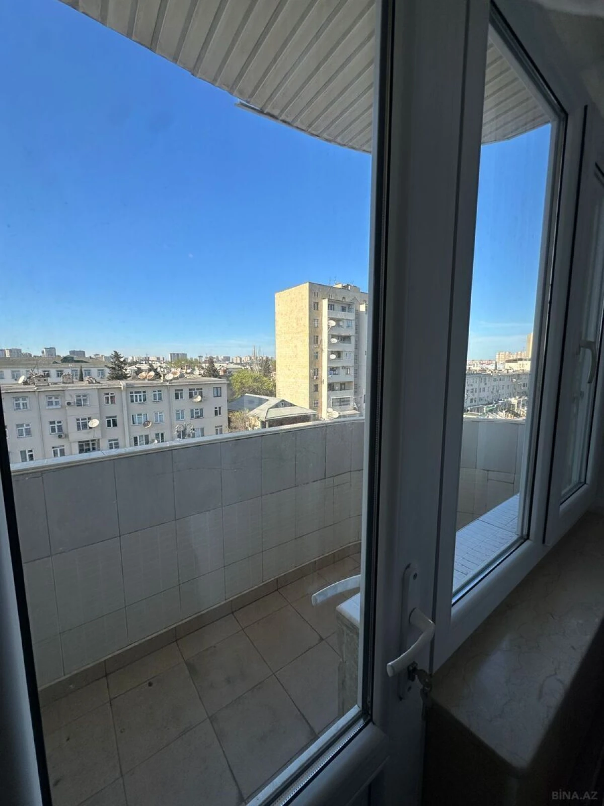 Satılır 4 otaqlı mənzil 186 m²