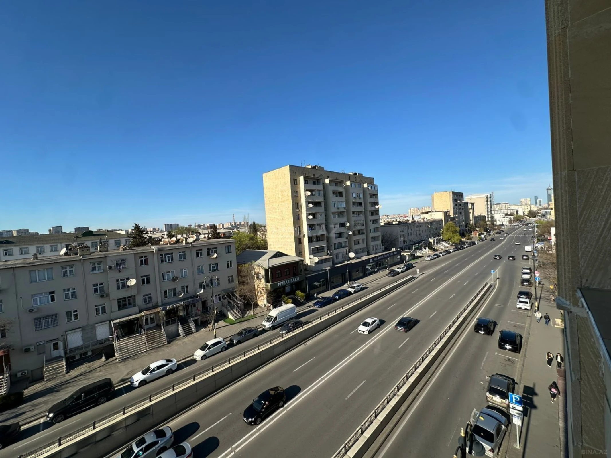 Satılır 4 otaqlı mənzil 186 m²