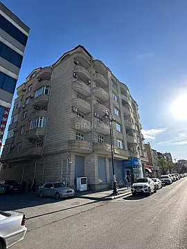 Satılır 4 otaqlı mənzil 186 m² — Bakı 4 otaq 186.00 m²