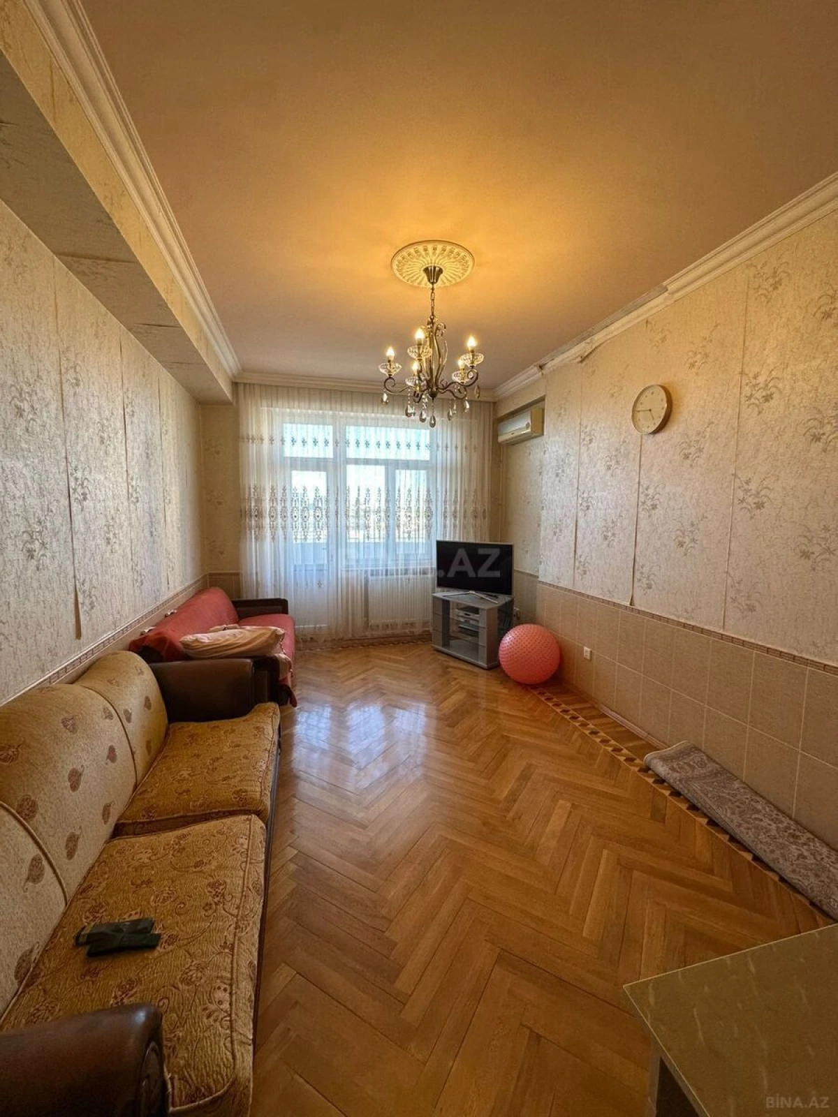Satılır 4 otaqlı mənzil 186 m²