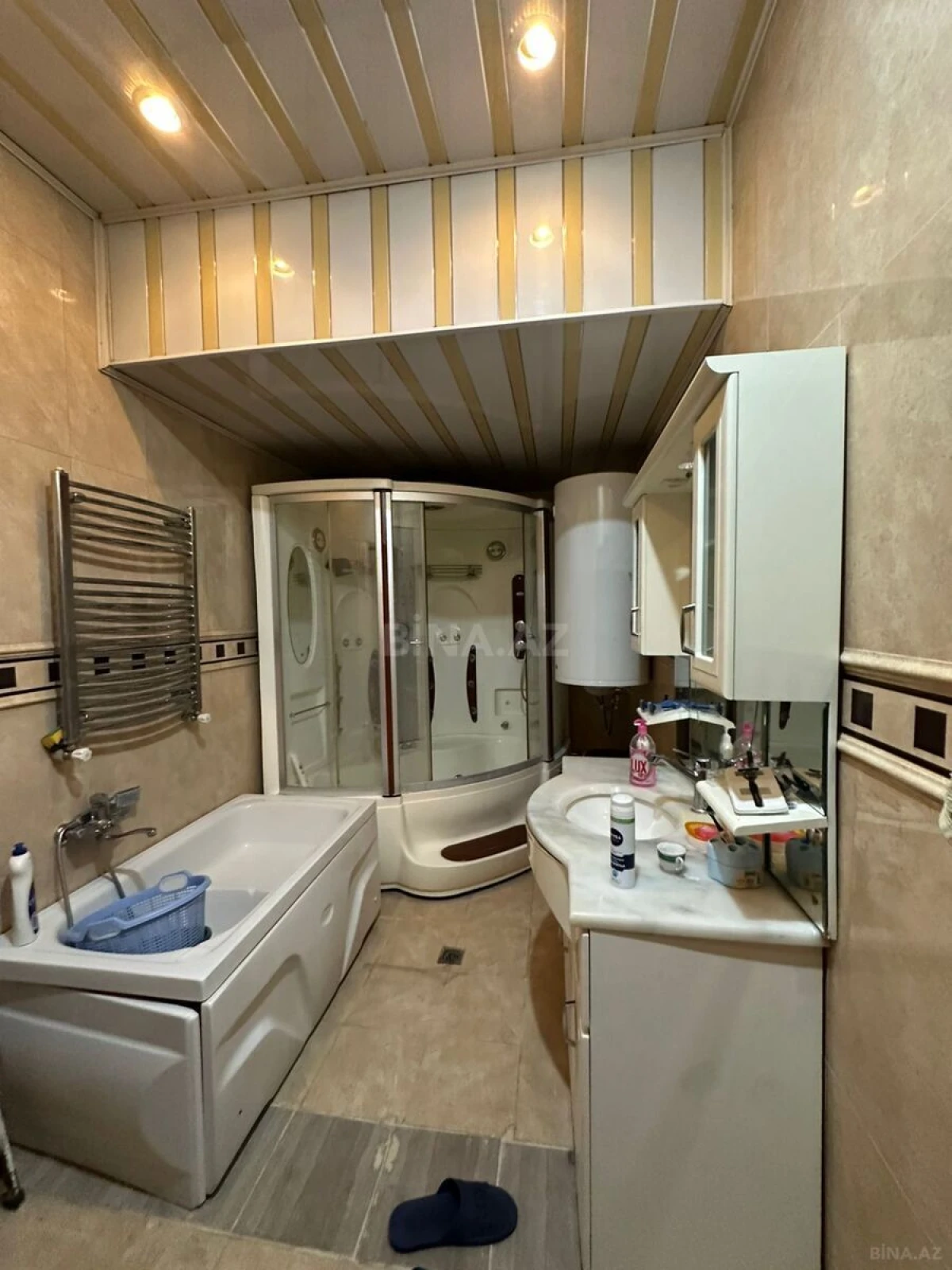 Satılır 4 otaqlı mənzil 186 m²