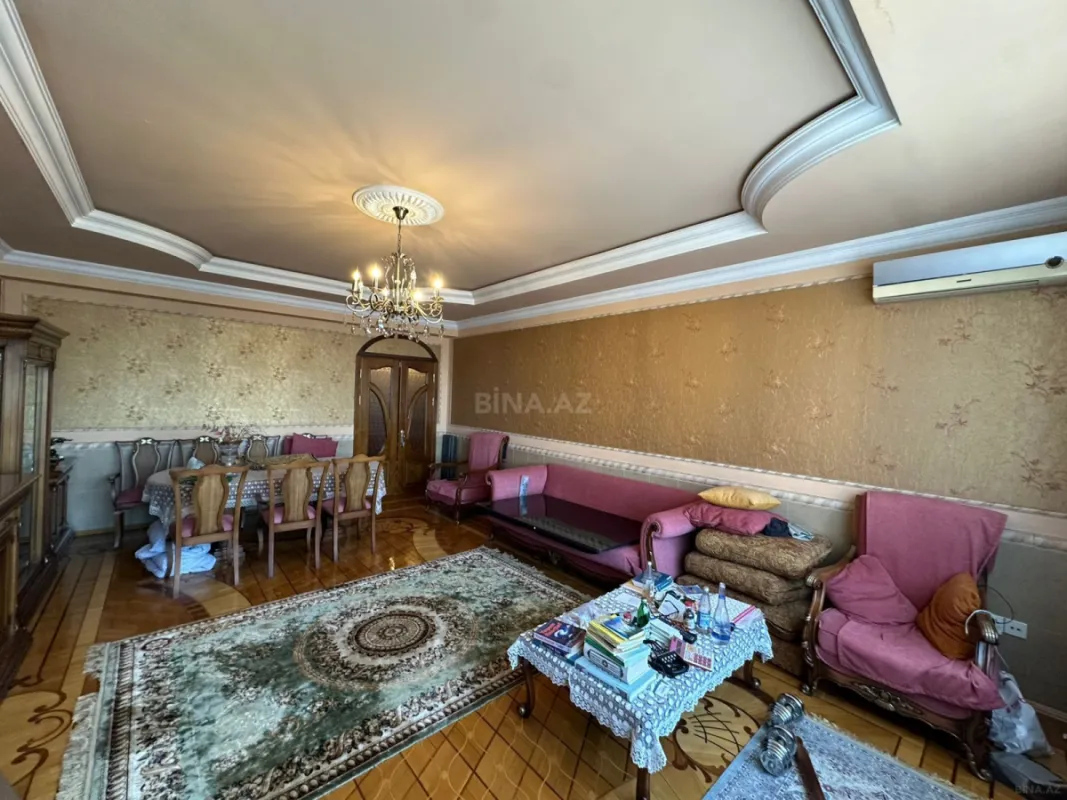 Satılır 4 otaqlı mənzil 186 m²