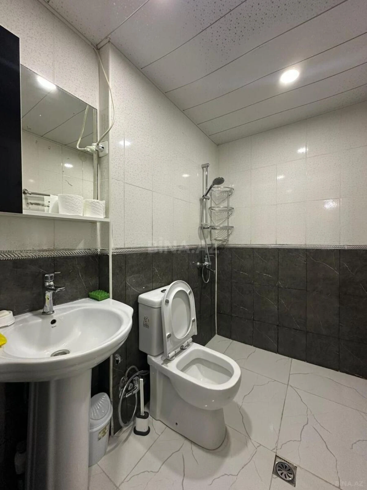 Kirayə verilir 2 otaqlı mənzil 50 m²