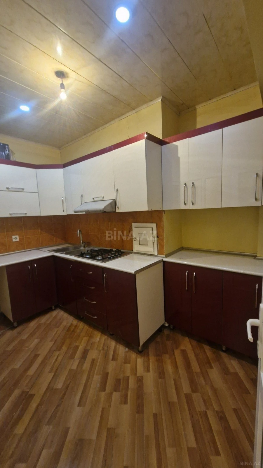 Kirayə verilir 2 otaqlı mənzil 70 m²