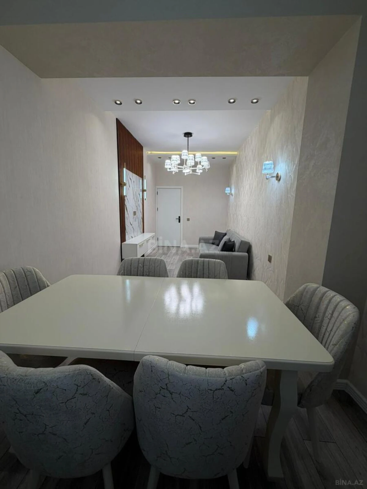 Kirayə verilir 2 otaqlı mənzil 78 m²