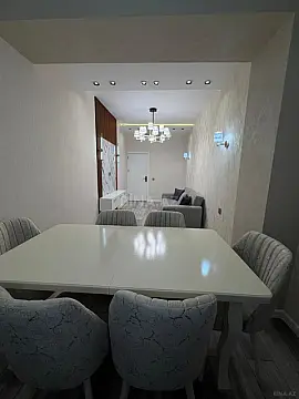 Kirayə verilir 2 otaqlı mənzil 78 m²