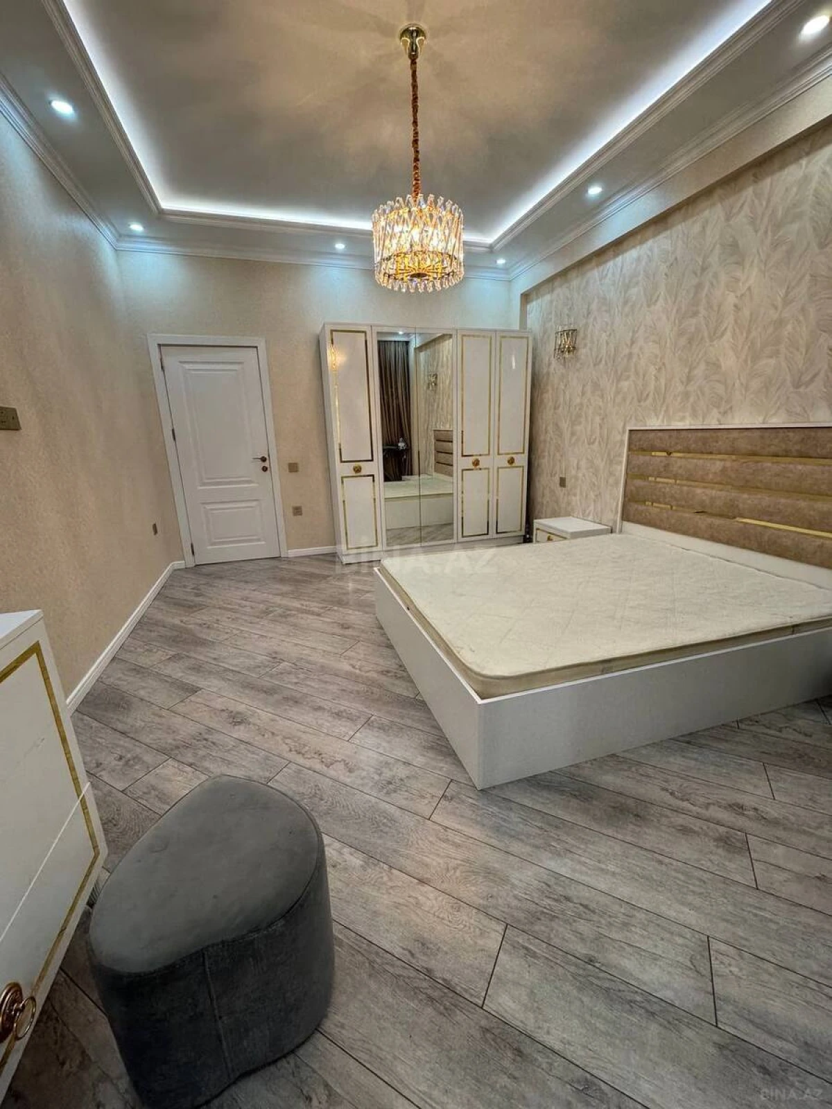 Kirayə verilir 2 otaqlı mənzil 90 m²