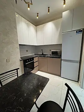 Kirayə verilir 2 otaqlı mənzil 90 m²