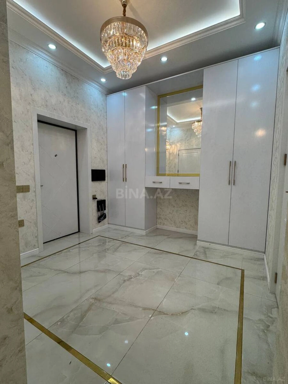 Kirayə verilir 2 otaqlı mənzil 90 m²