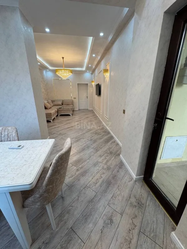 Kirayə verilir 2 otaqlı mənzil 90 m²