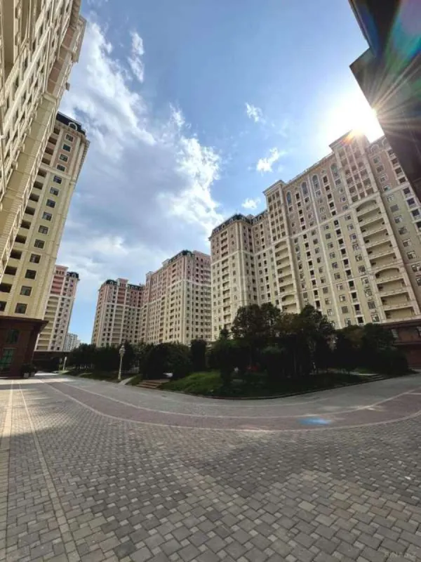 Kirayə verilir 2 otaqlı mənzil 70 m²