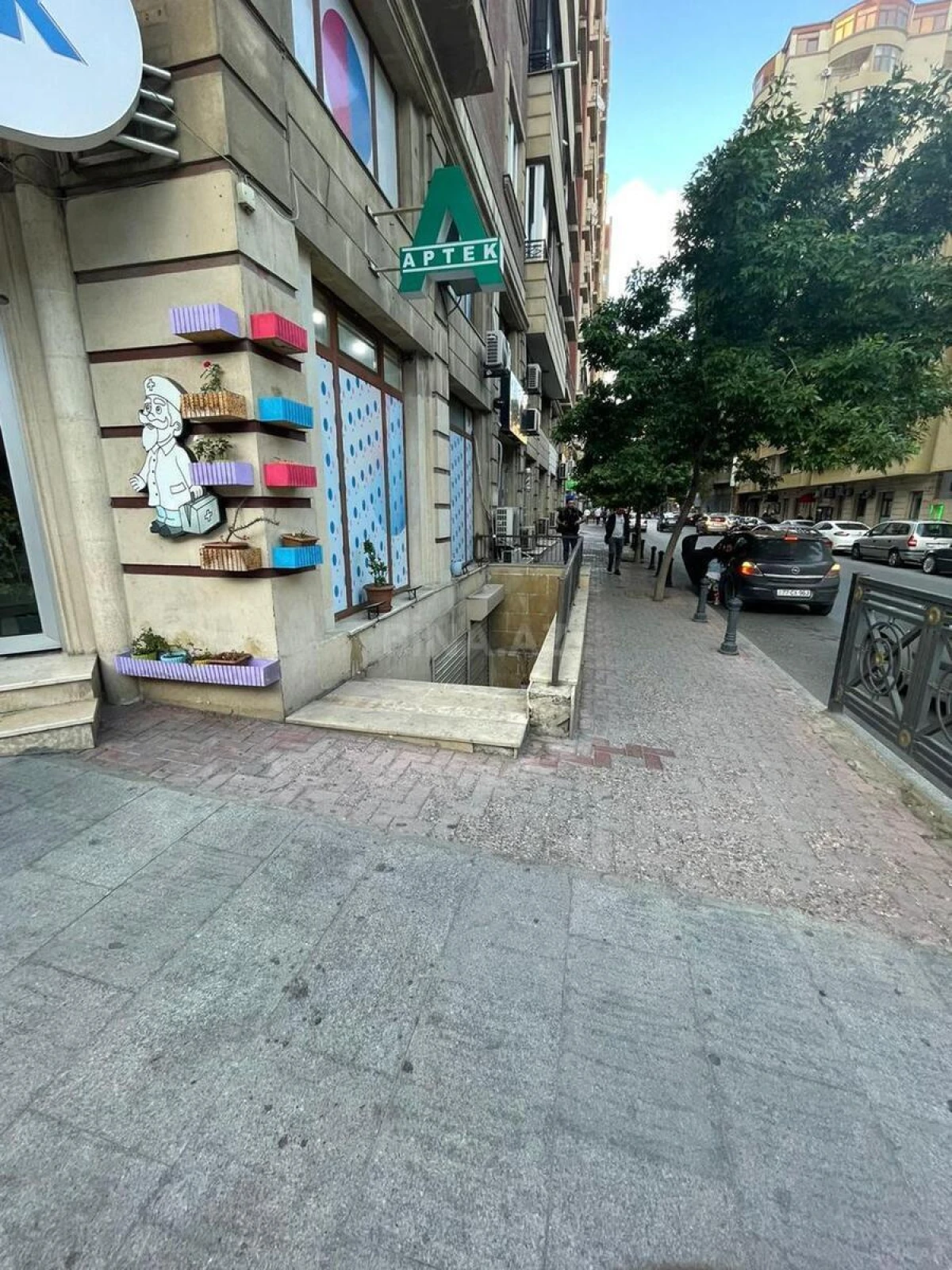 Kirayə verilir obyekt 445 m²