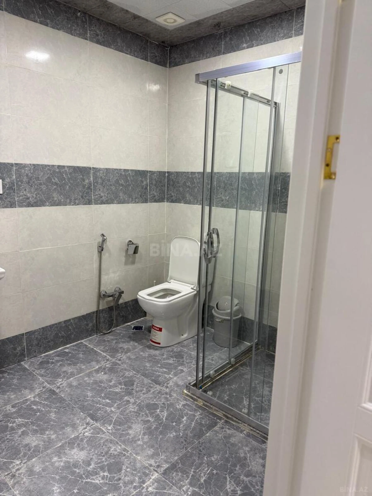 Kirayə verilir 3 otaqlı mənzil 118 m²