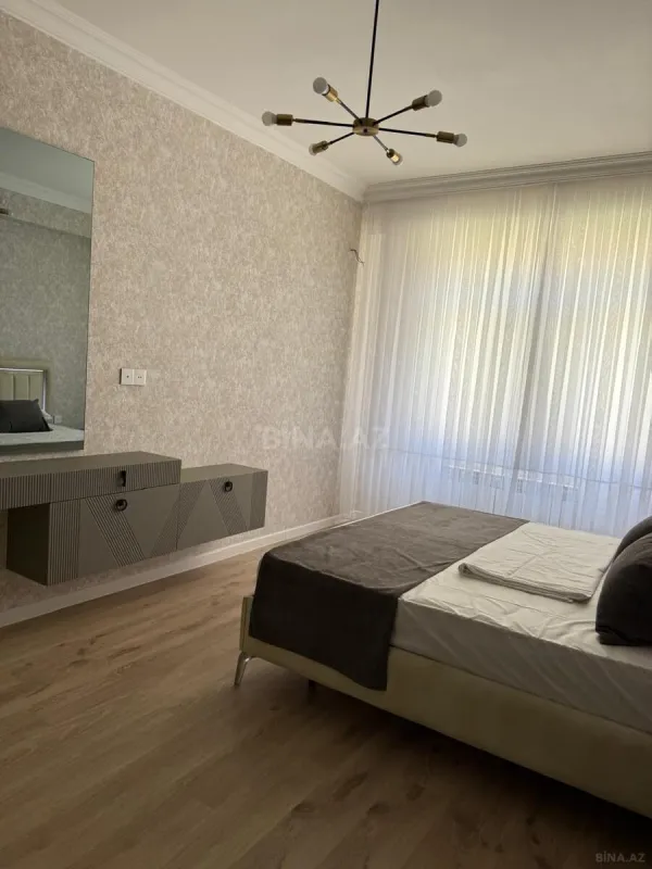 Kirayə verilir 3 otaqlı mənzil 118 m²