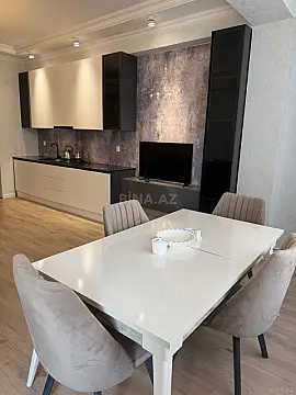 Kirayə verilir 3 otaqlı mənzil 118 m²