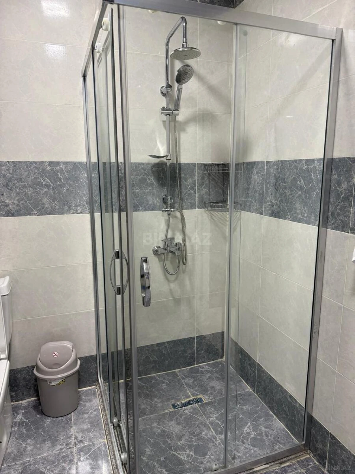 Kirayə verilir 3 otaqlı mənzil 118 m²