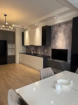 Kirayə verilir 3 otaqlı mənzil 118 m²