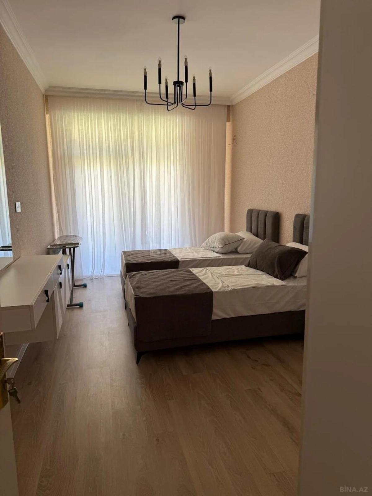 Kirayə verilir 3 otaqlı mənzil 118 m²
