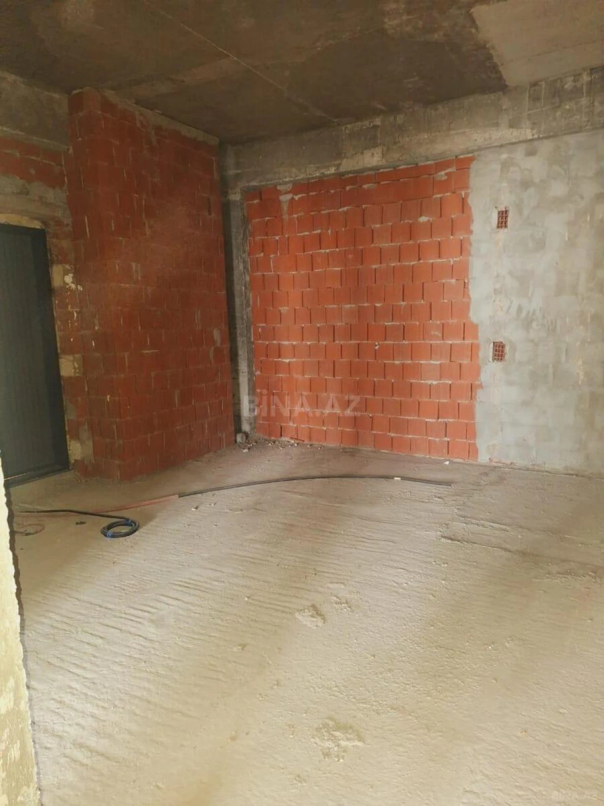 Satılır 2 otaqlı mənzil 90 m²