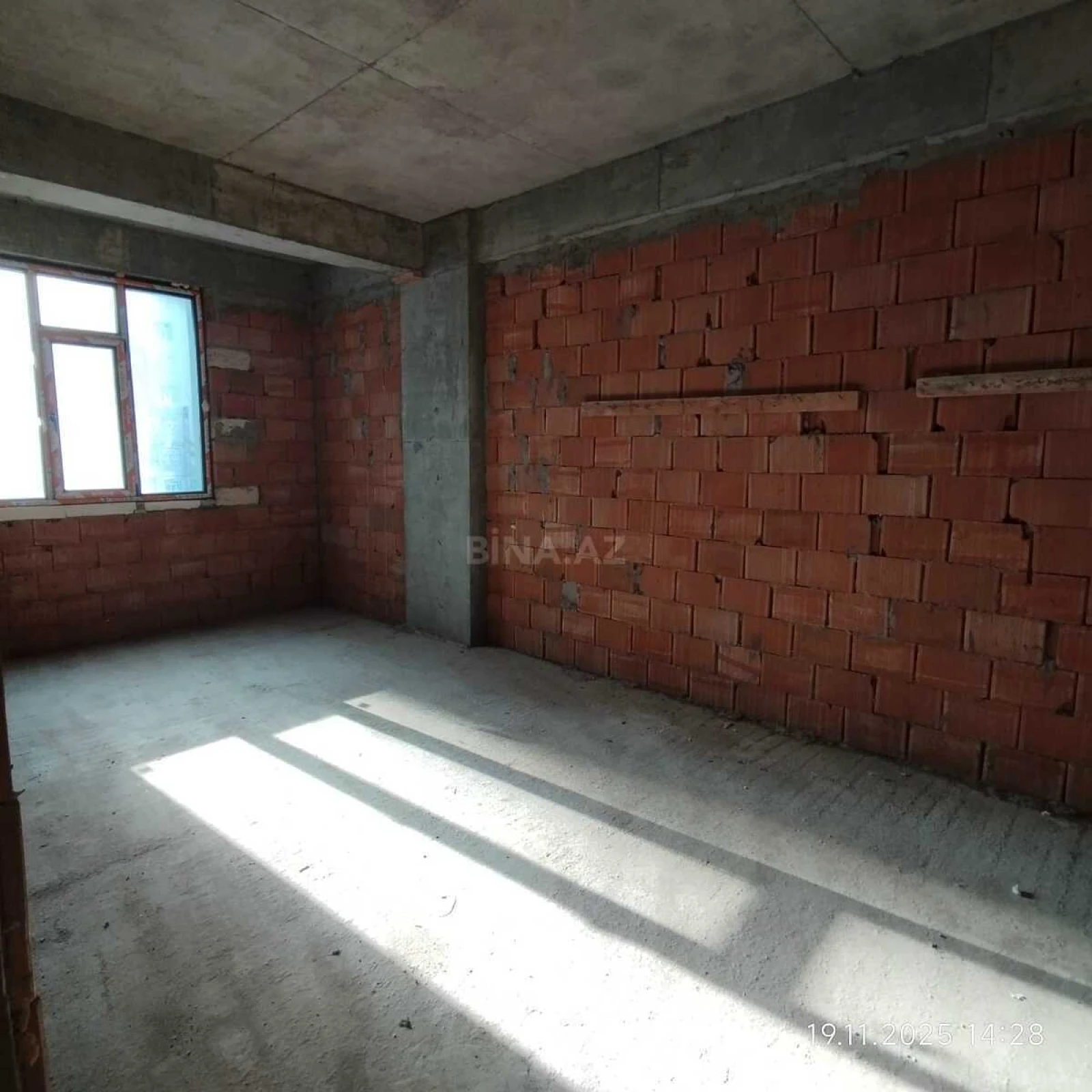 Satılır 2 otaqlı mənzil 90 m²