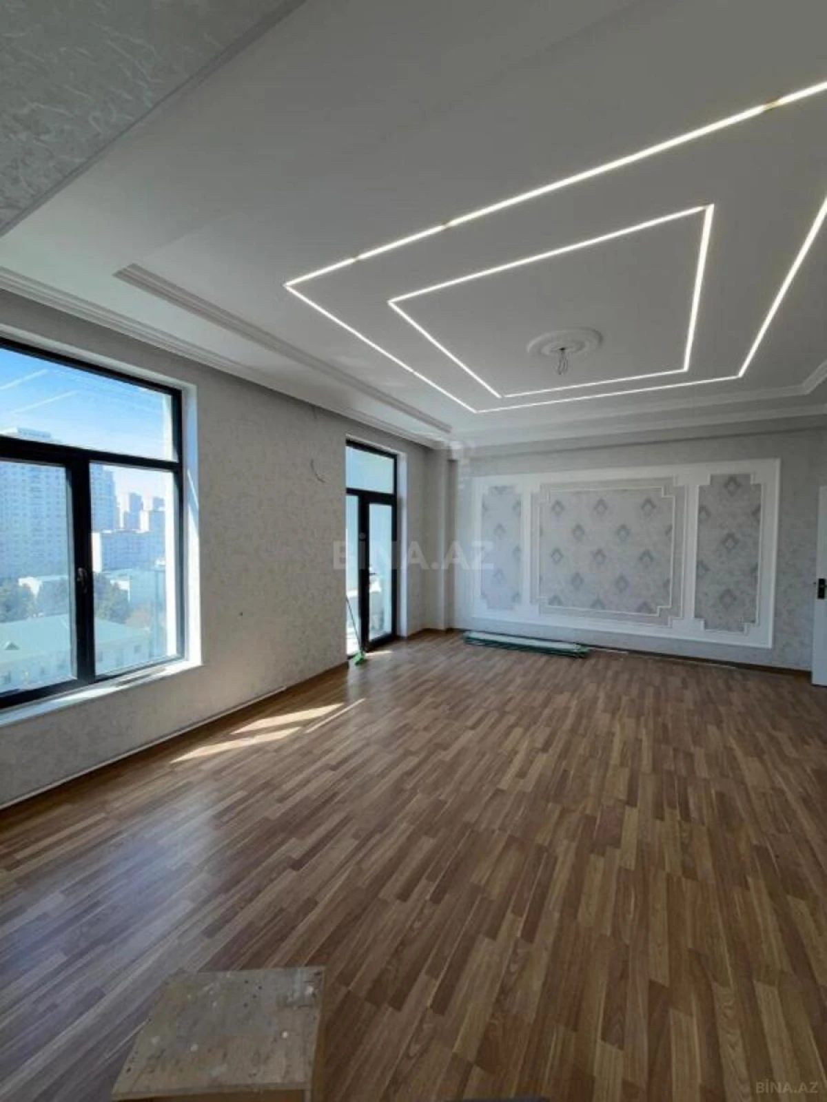 Satılır 3 otaqlı mənzil 95 m²