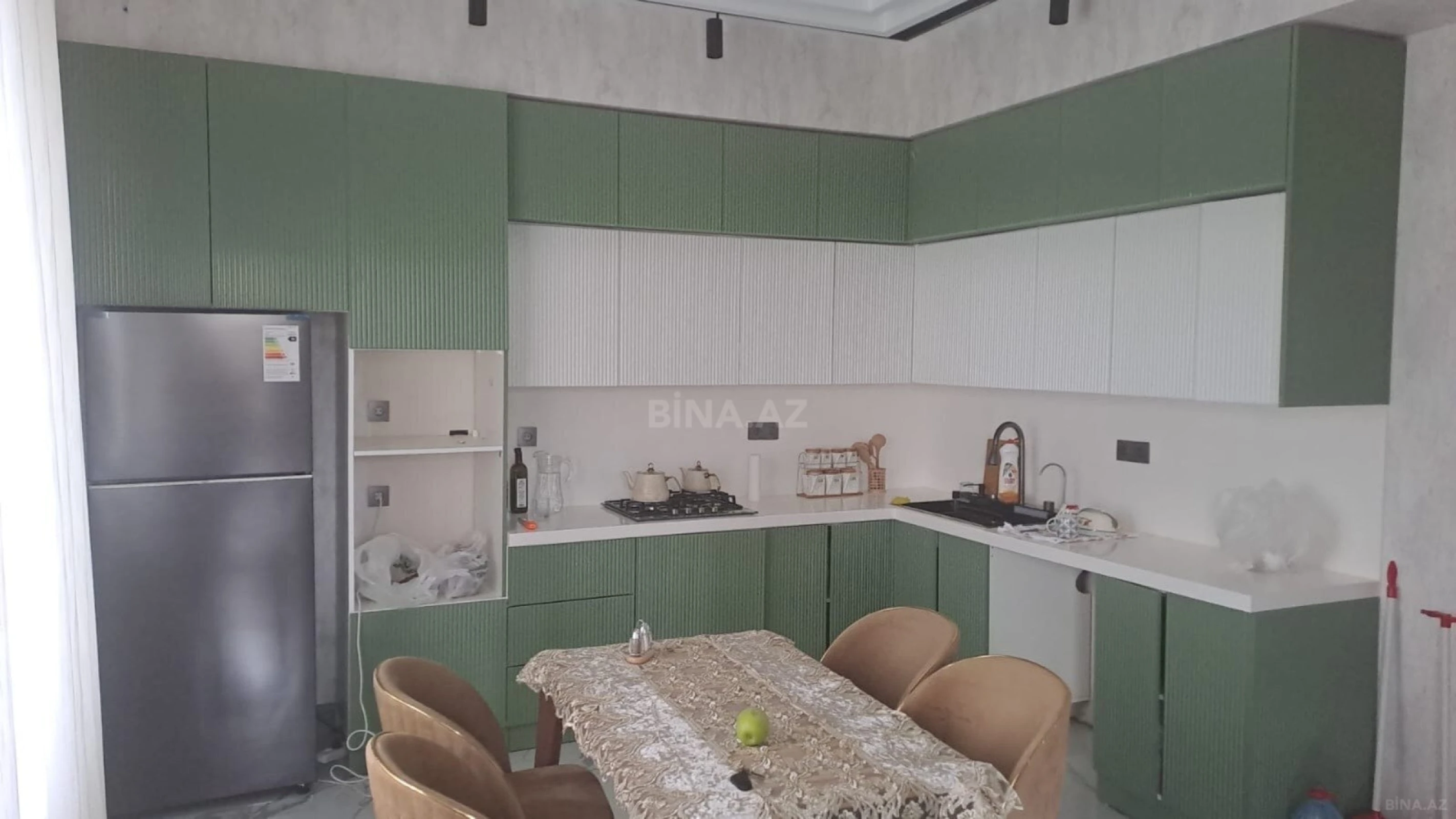 Satılır 7 otaqlı həyət evi 186 m²