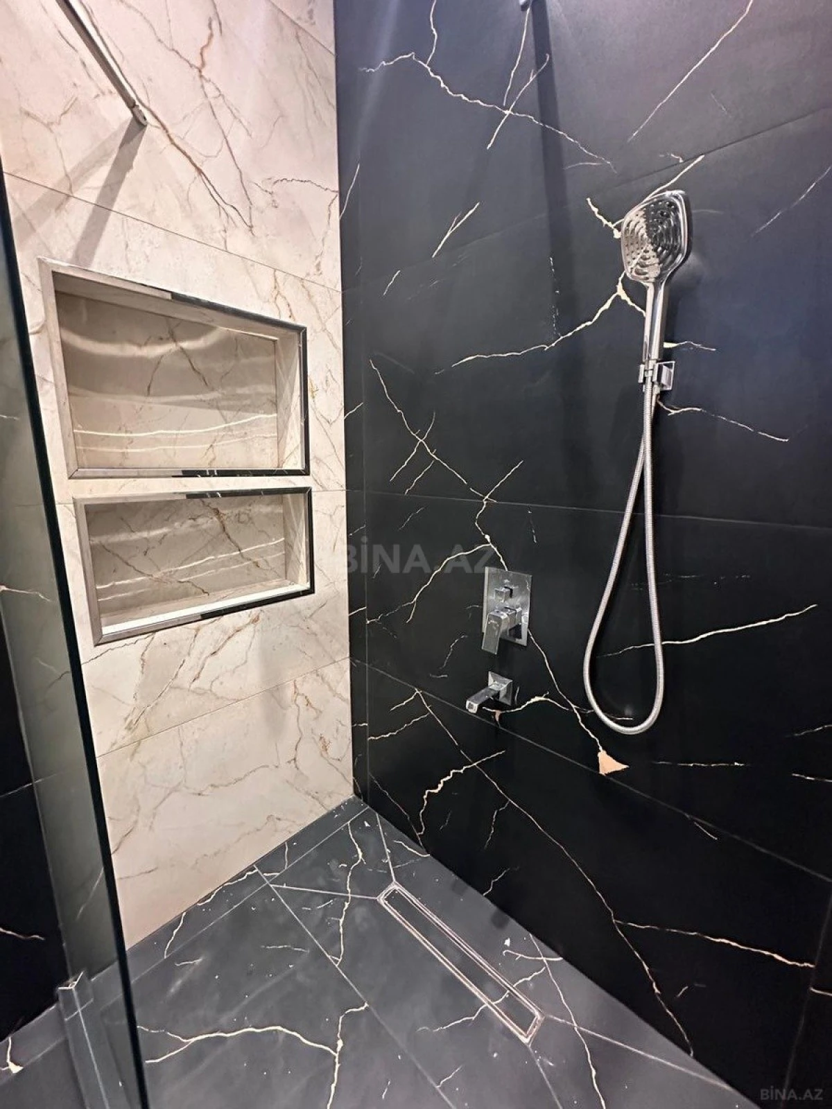 Satılır 7 otaqlı həyət evi 186 m²