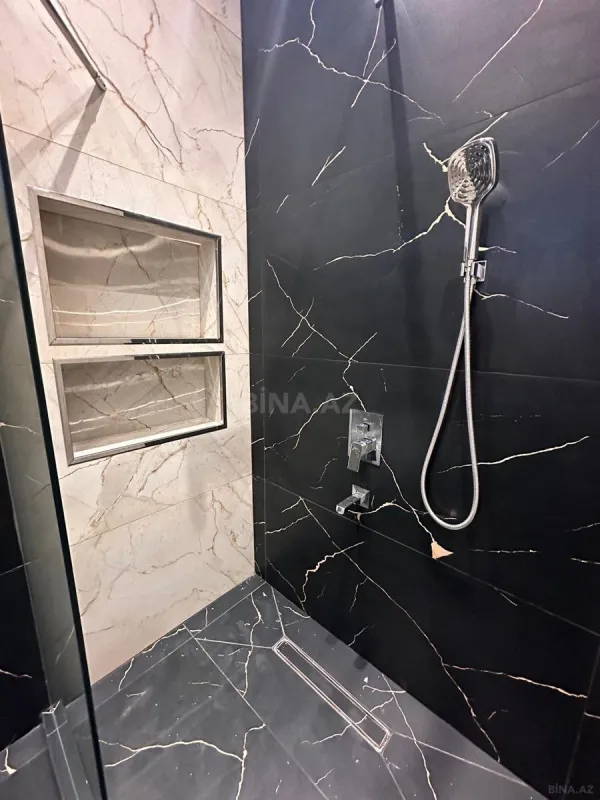 Satılır 7 otaqlı həyət evi 186 m²