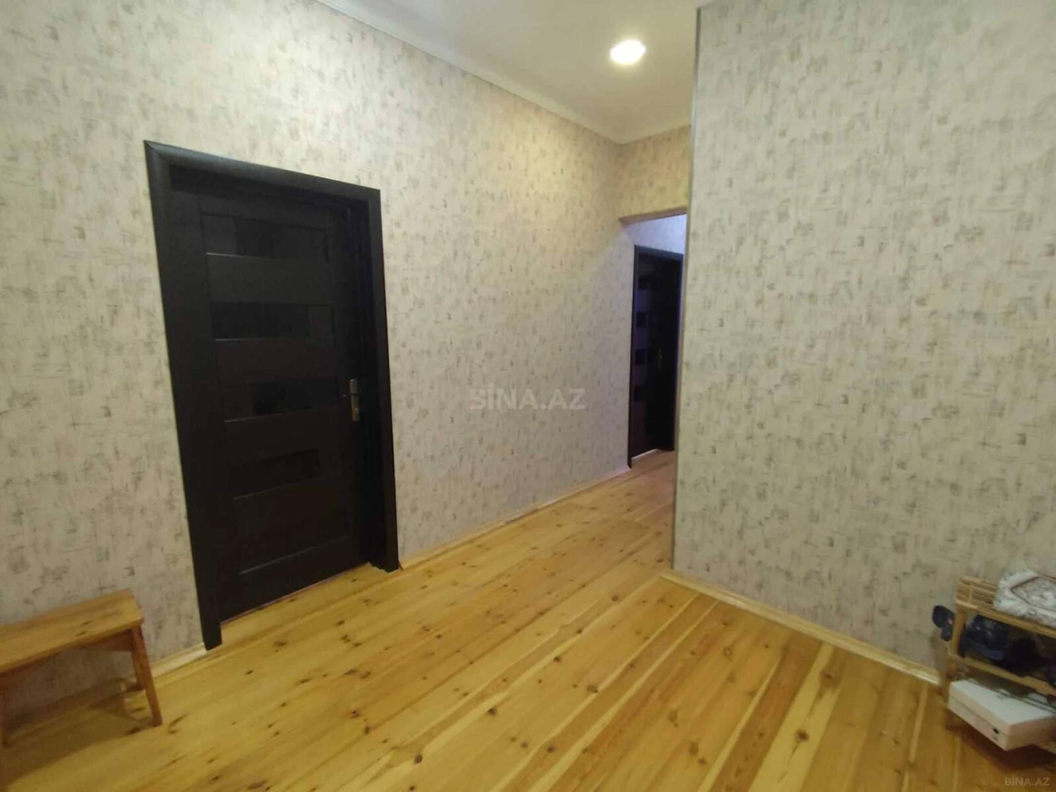 Satılır 2 otaqlı mənzil 87 m²