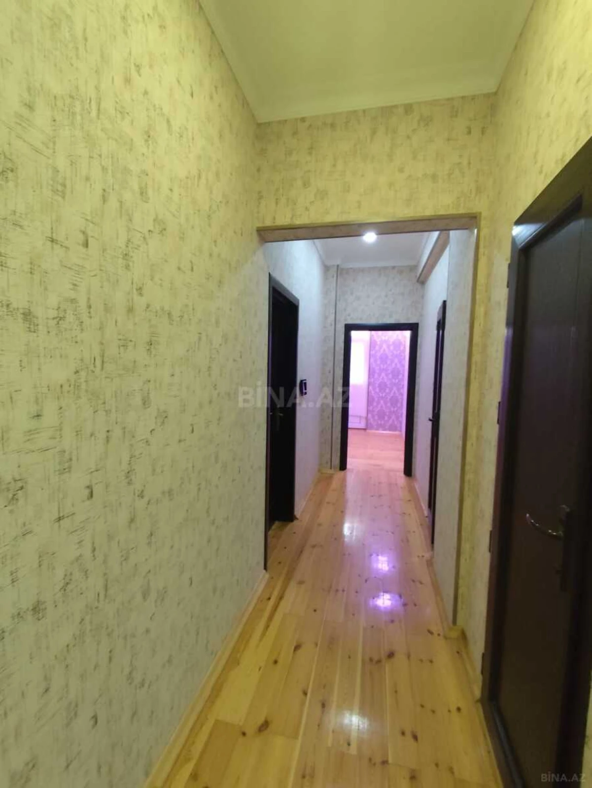 Satılır 2 otaqlı mənzil 87 m²