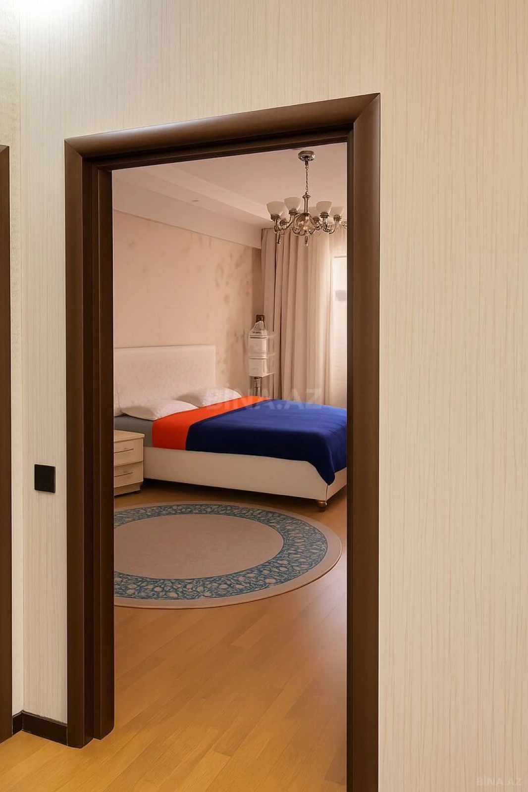 Satılır 2 otaqlı mənzil 111 m²