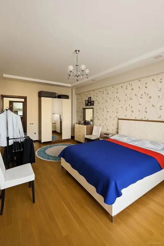 Satılır 2 otaqlı mənzil 111 m²