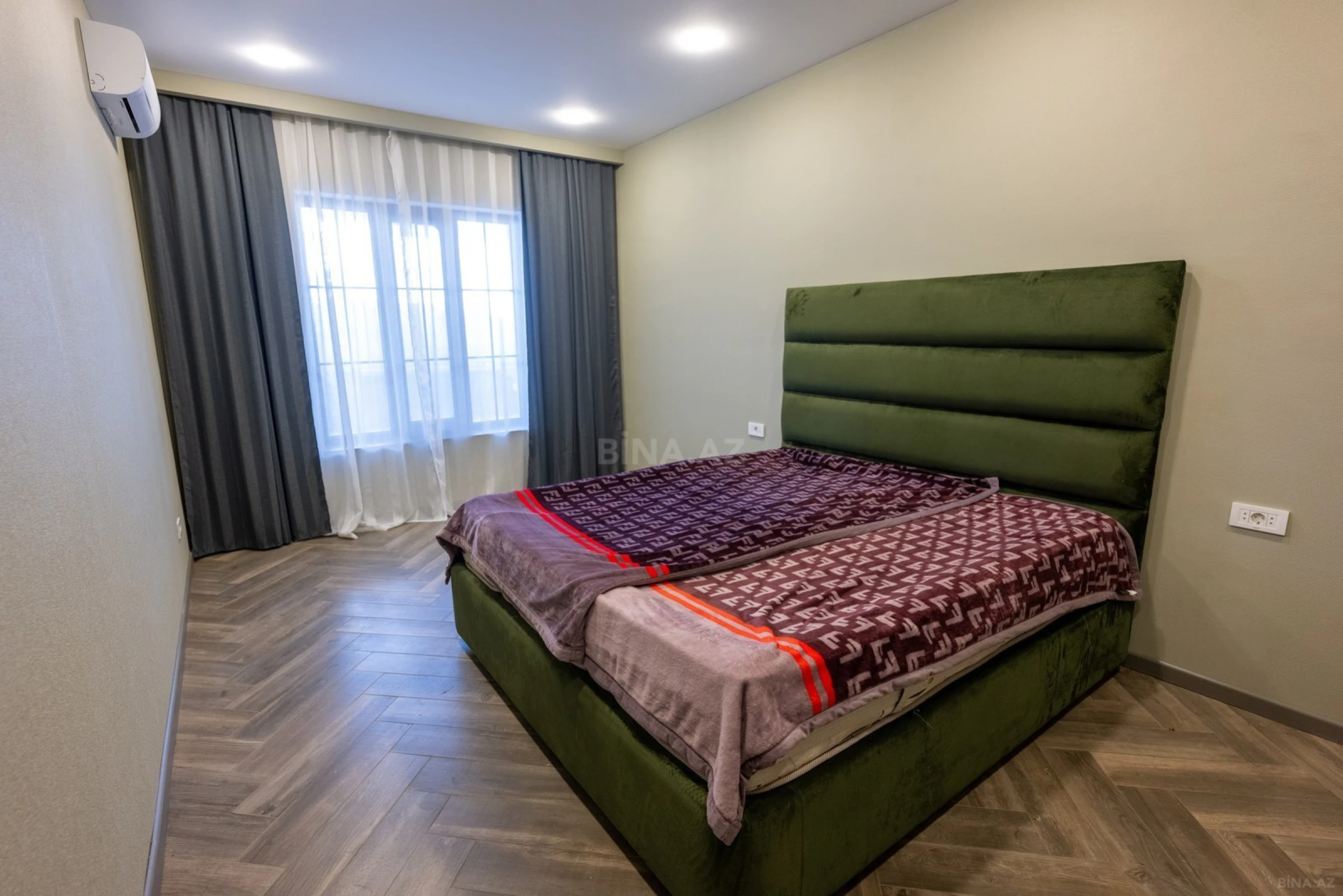 Satılır 4 otaqlı həyət evi 190 m²