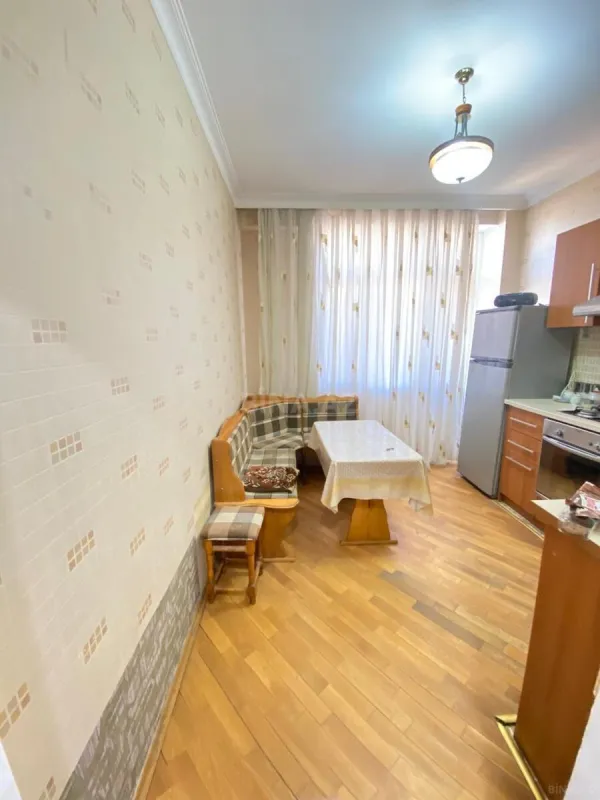 Kirayə verilir 1 otaqlı mənzil 52 m²