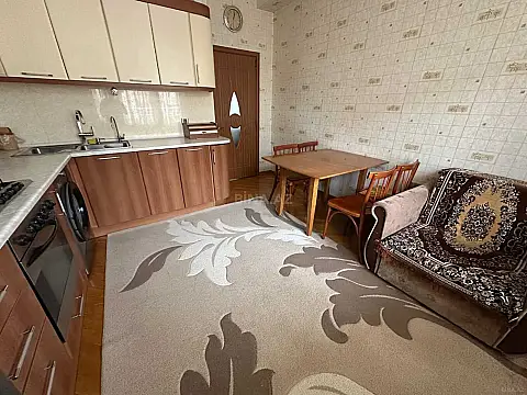Satılır 2 otaqlı mənzil 68 m²