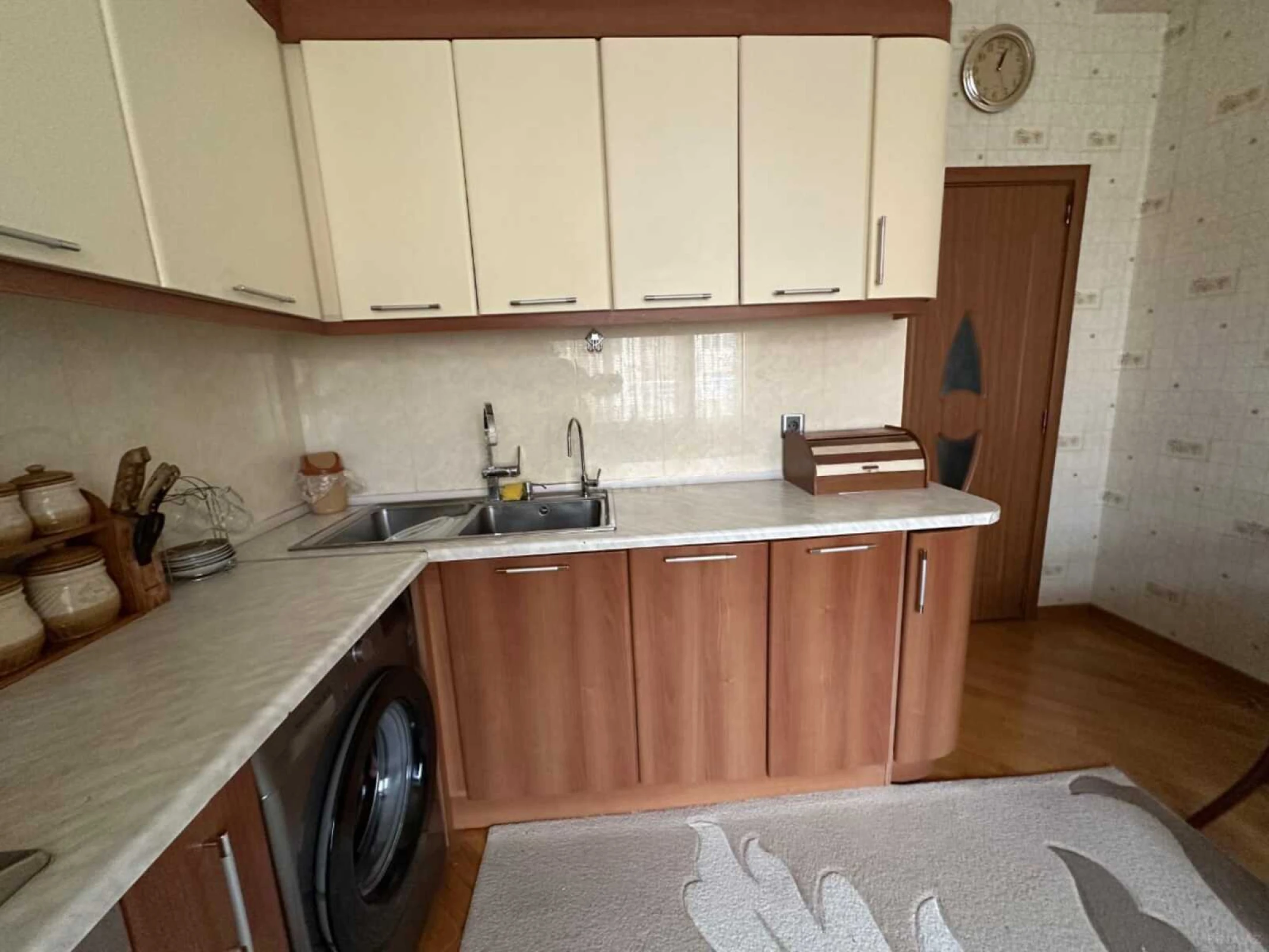 Satılır 2 otaqlı mənzil 68 m²
